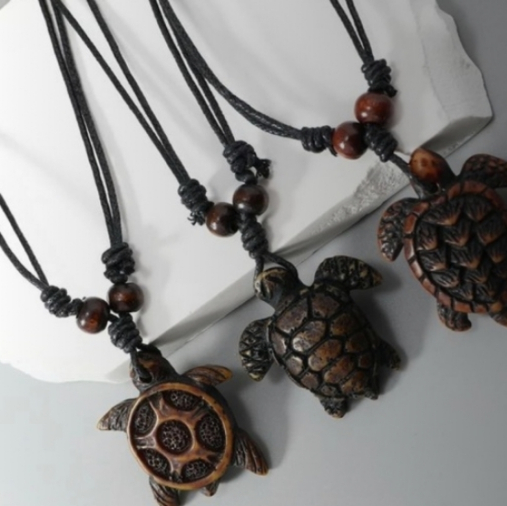Turtle Pendant Necklace Wood Acrylic NEW NWT Listing is for one Turtle Necklace*